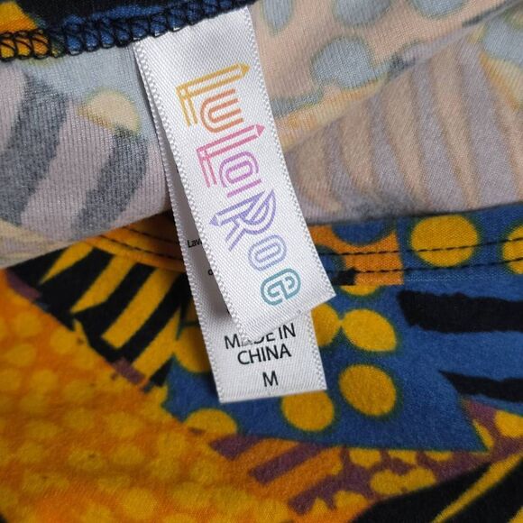 LuLaRoe Classic Tee M Geometric Abstract Hi Low Top - Picture 5 of 7